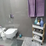 Luxury 3 Bedroom Penthouse With Private Garage *