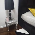 Luxury 3 Bedroom Penthouse With Private Garage Apartamento *