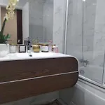 Luxury 3 Bedroom Penthouse With Private Garage Apartamento *