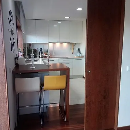 Luxury 3 Bedroom Penthouse With Private Garage Appartement *