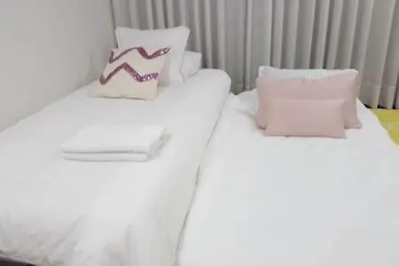 Luxury 3 Bedroom Penthouse With Private Garage *