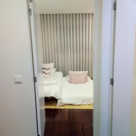 Luxury 3 Bedroom Penthouse With Private Garage * 브라가