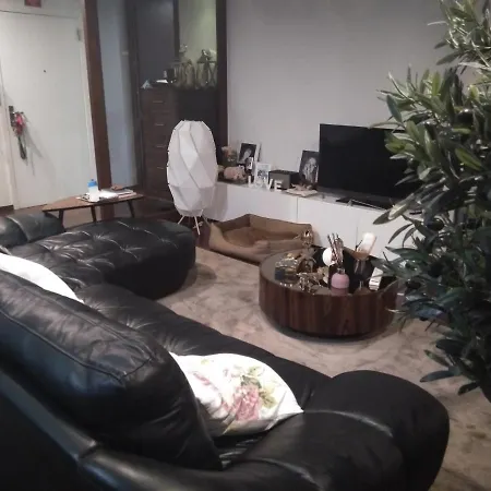 Luxury 3 Bedroom Penthouse With Private Garage *