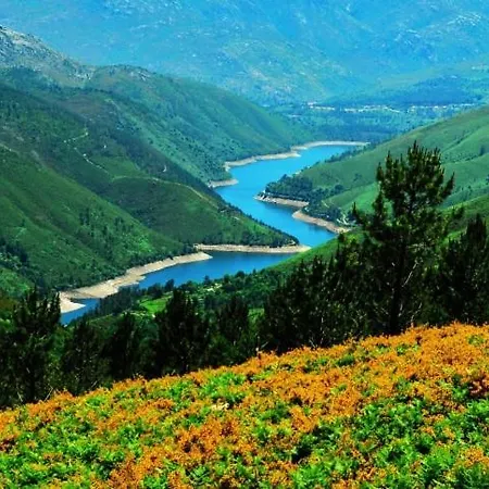 Luxury 3 Bedroom Penthouse With Private Garage *