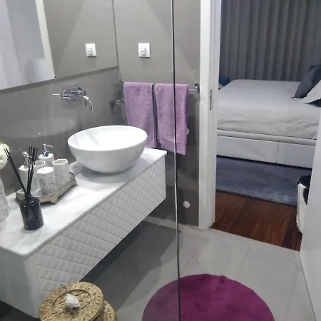 Luxury 3 Bedroom Penthouse With Private Garage 아파트 *