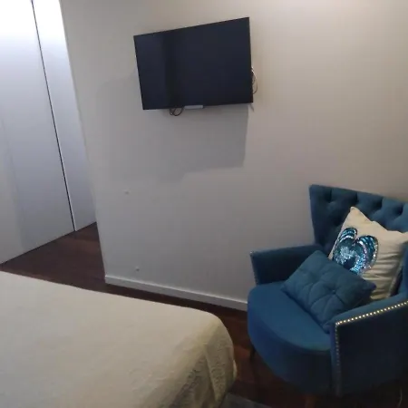 Luxury 3 Bedroom Penthouse With Private Garage Lägenhet