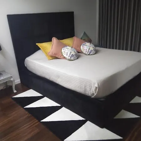 Luxury 3 Bedroom Penthouse With Private Garage Appartement