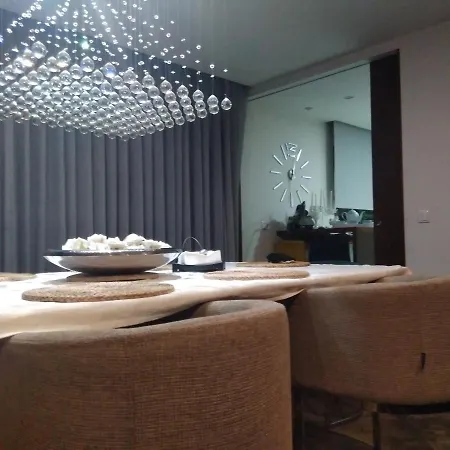Luxury 3 Bedroom Penthouse With Private Garage 브라가
