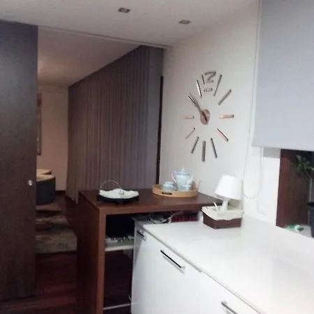 Luxury 3 Bedroom Penthouse With Private Garage Lägenhet