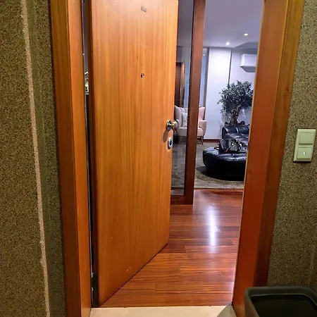 아파트 Luxury 3 Bedroom Penthouse With Private Garage