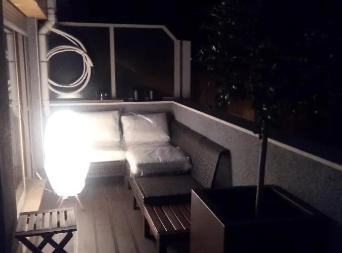 Luxury 3 Bedroom Penthouse With Private Garage *