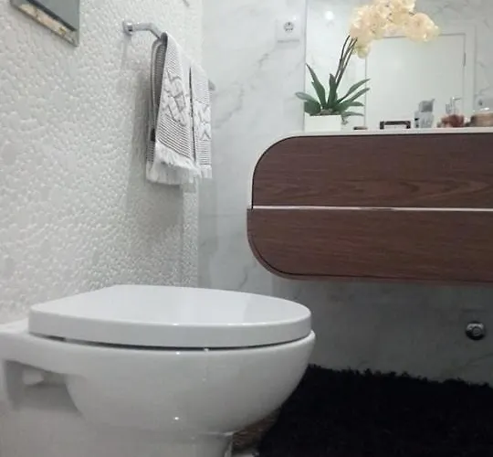 公寓 Luxury 3 Bedroom Penthouse With Private Garage *