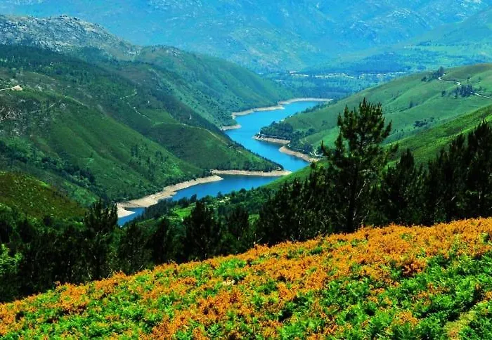 Luxury 3 Bedroom Penthouse With Private Garage *