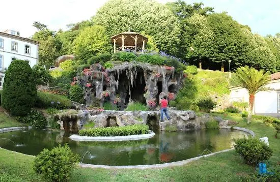 Luxury 3 Bedroom Penthouse With Private Garage *