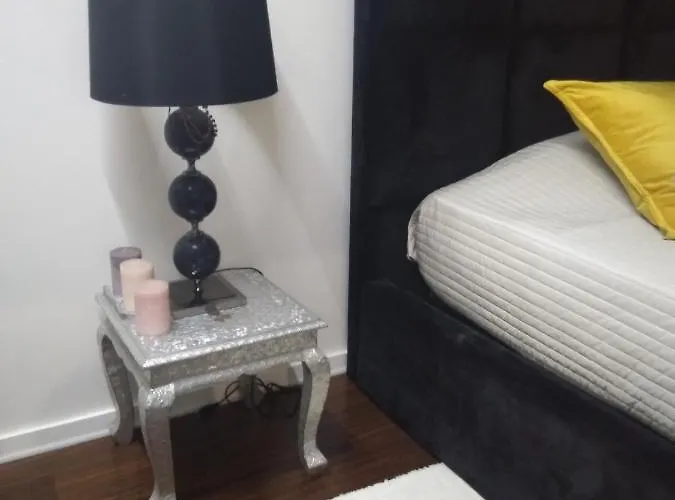 Luxury 3 Bedroom Penthouse With Private Garage 公寓 *