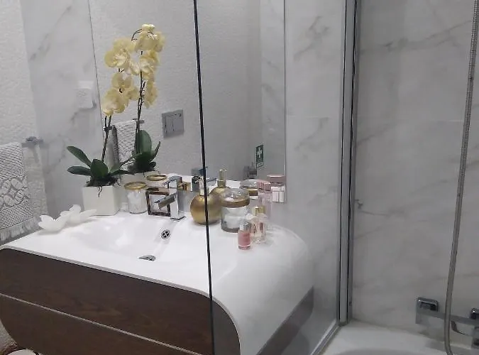 Luxury 3 Bedroom Penthouse With Private Garage