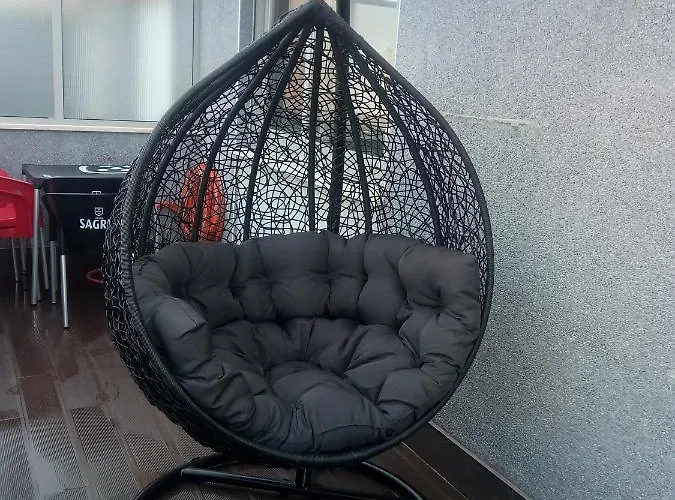 Luxury 3 Bedroom Penthouse With Private Garage 公寓